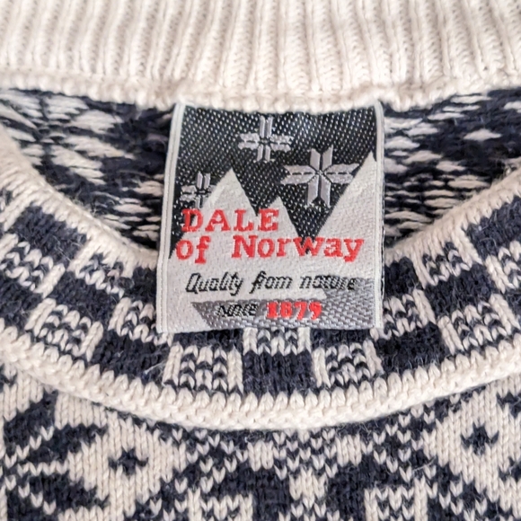 Vintage Dale of Norway Navy and White Crewneck Sweater - Picture 2 of 3